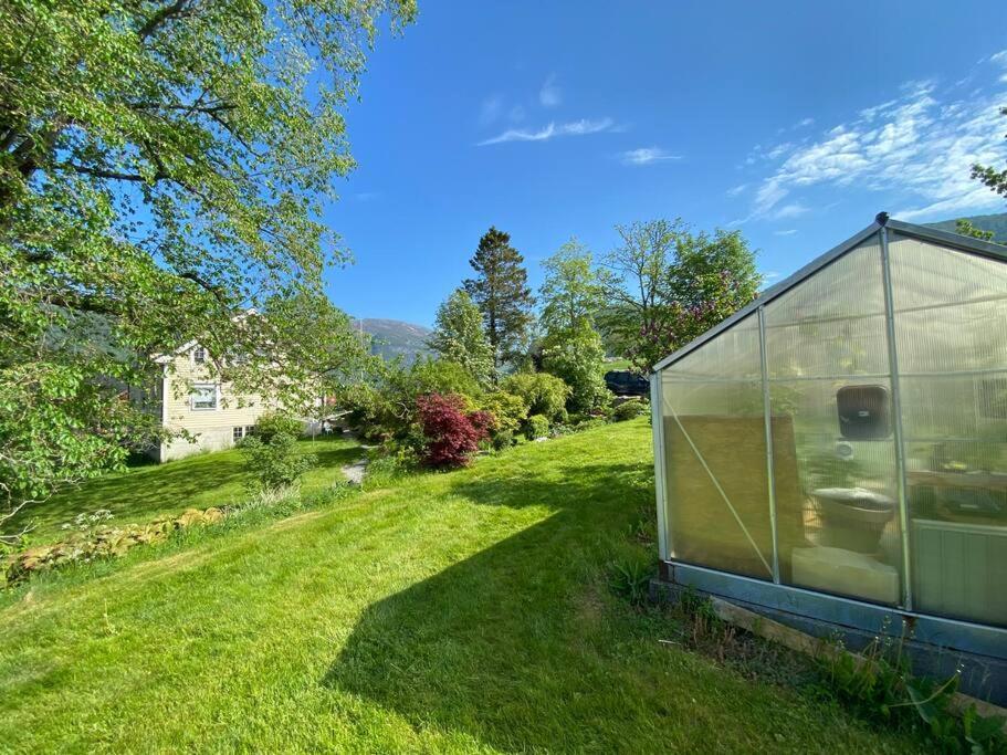 Apartamento Minihus Med Drommeutsikt Til Sunnmorsalpene Aure  Exterior foto