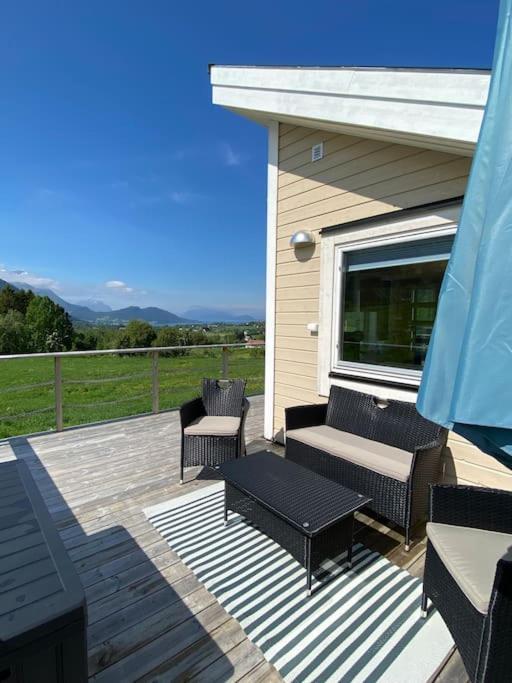 Apartamento Minihus Med Drommeutsikt Til Sunnmorsalpene Aure  Exterior foto