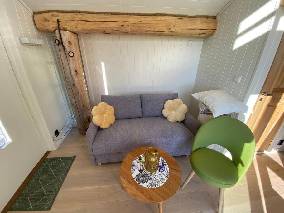 Apartamento Minihus Med Drommeutsikt Til Sunnmorsalpene Aure  Exterior foto
