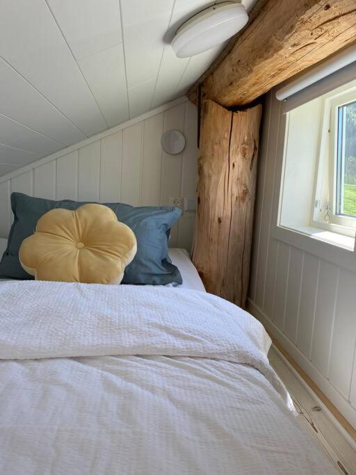Apartamento Minihus Med Drommeutsikt Til Sunnmorsalpene Aure  Exterior foto